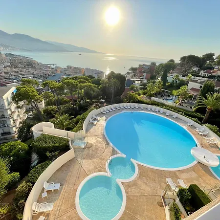 Rocamare - Entre Monaco Et Menton, Pres Des Plages روكوبرُن كاب مارتي