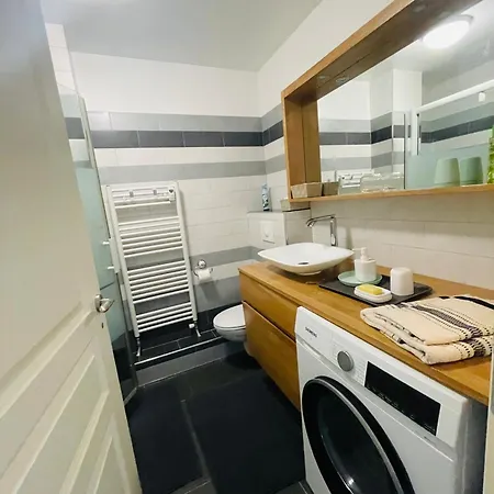 Appartement Rocamare - Entre Monaco Et Menton, Pres Des Plages *